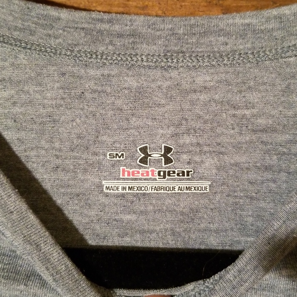 under armor T - Picture 3 of 3